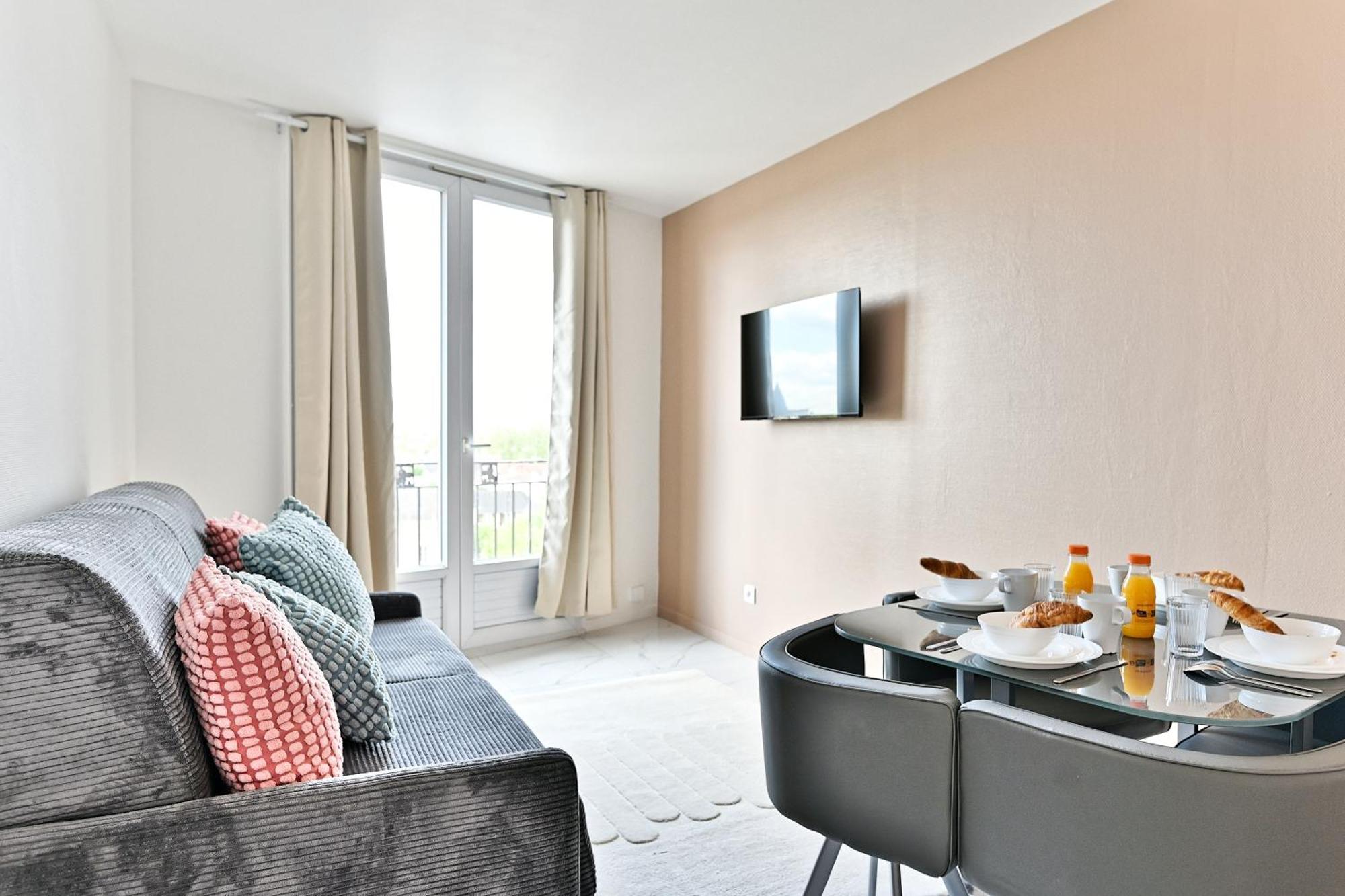 Moderne Proche Paris -